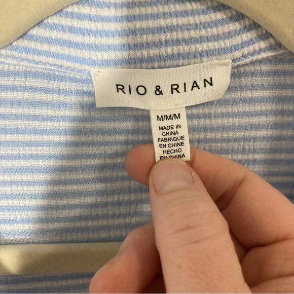 Rio & Rian blue white stripe short cuff sleeve nautical beachy summer top size M - Picture 2 of 5